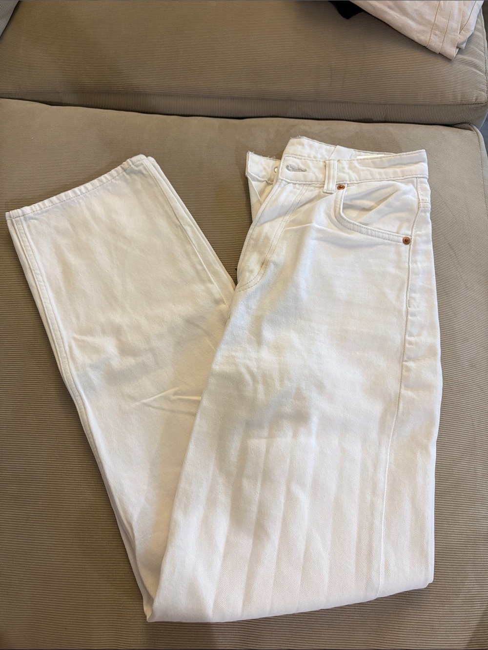Women’s white jeans